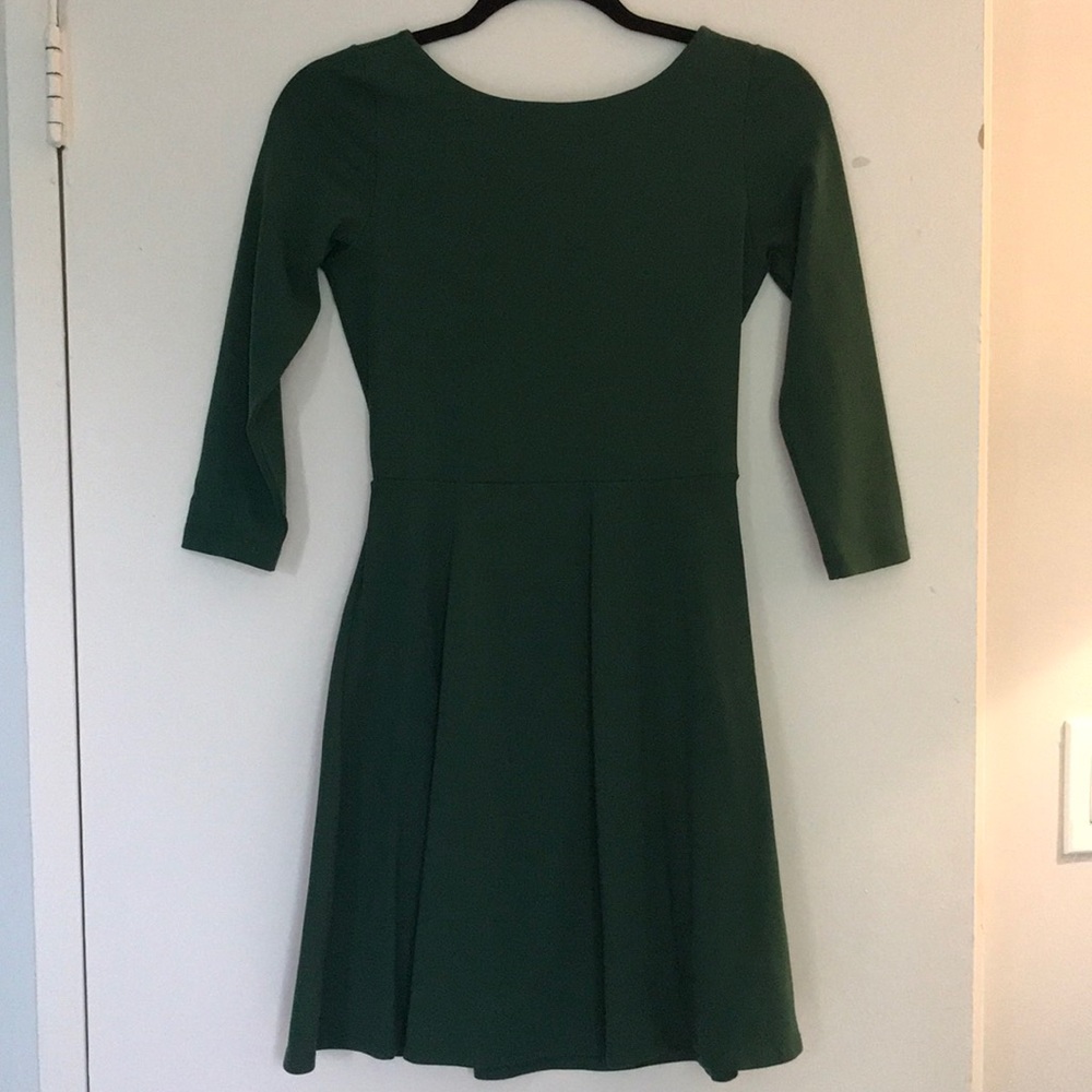 Susana Monaco Green 3/4 Sleeve Dress w Cutout Back